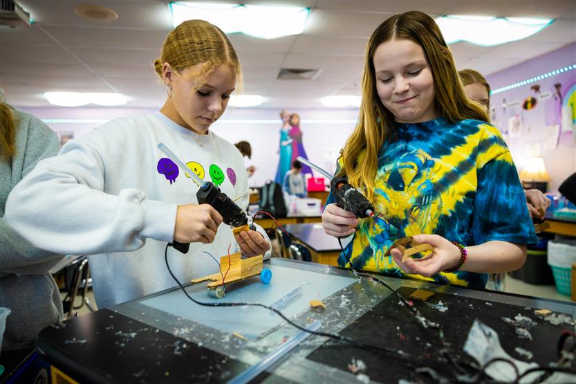 Heritage Middle students in a STEM class